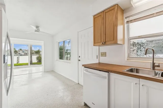 $2,800 | 2411 Bay Boulevard, Unit 1, Indian Rocks Beach, FL 33785