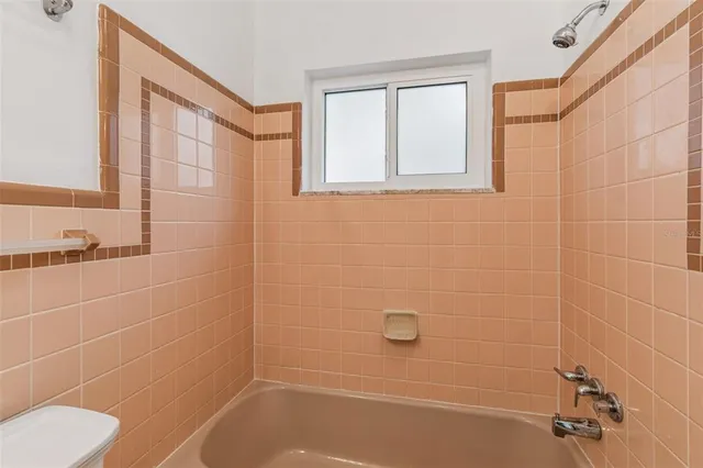 $2,800 | 2411 Bay Boulevard, Unit 1, Indian Rocks Beach, FL 33785