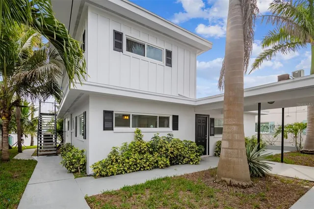 $2,800 | 2411 Bay Boulevard, Unit 1, Indian Rocks Beach, FL 33785