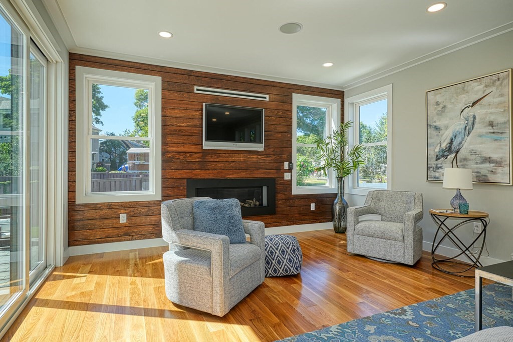 257 Beal Road Waltham, MA 02453 - Photo 4 of 36