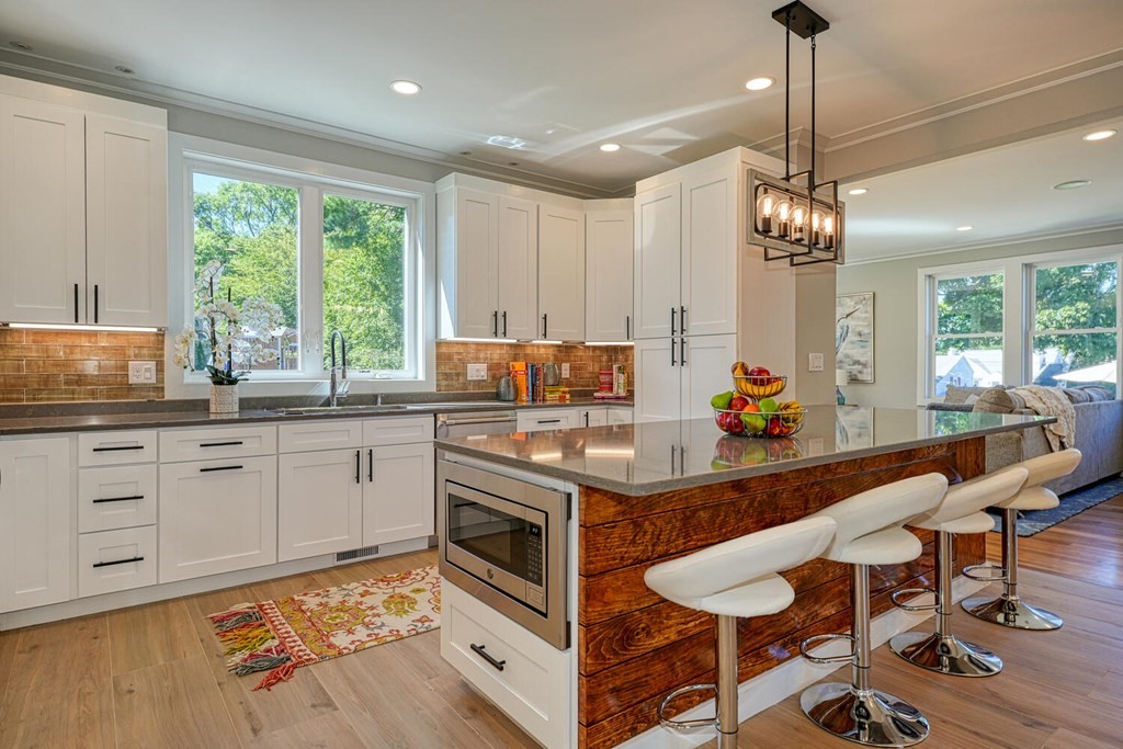 257 Beal Road Waltham, MA 02453 - Photo 8 of 36