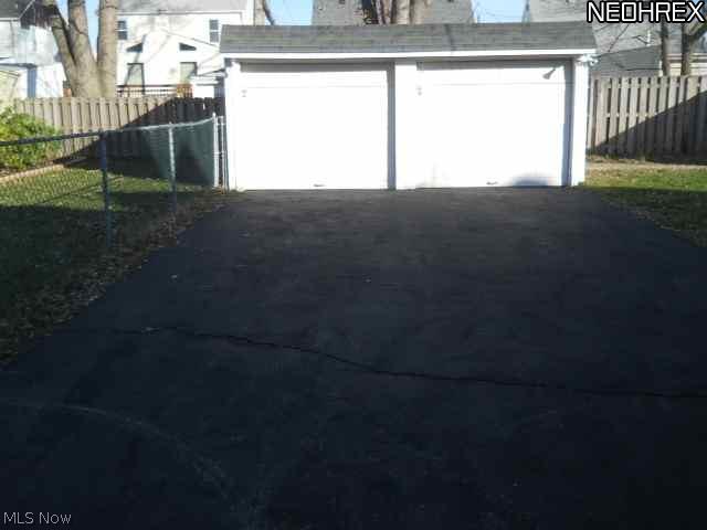 4061 Stilmore Road Cleveland, OH 44121 - Photo 2 of 13