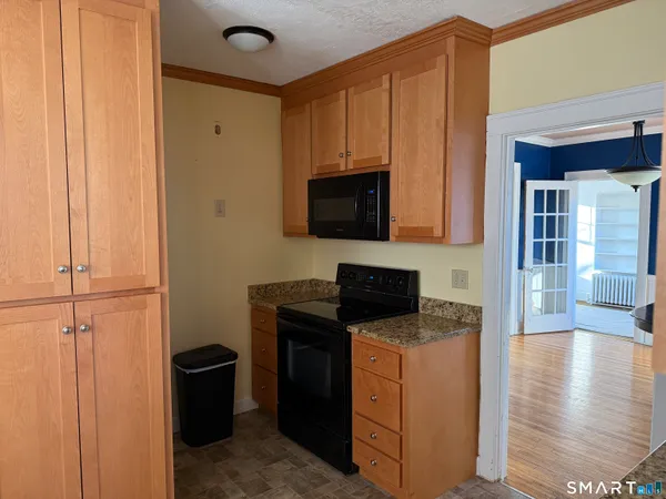 $355,000 | 35 Stillwold Drive, Wethersfield, CT 06109