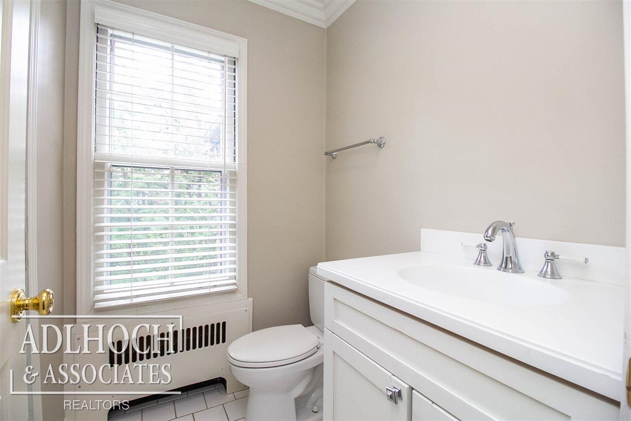 294 Touraine Road Grosse Pointe, MI 48236 - Photo 33 of 52 50010320-36.JPG