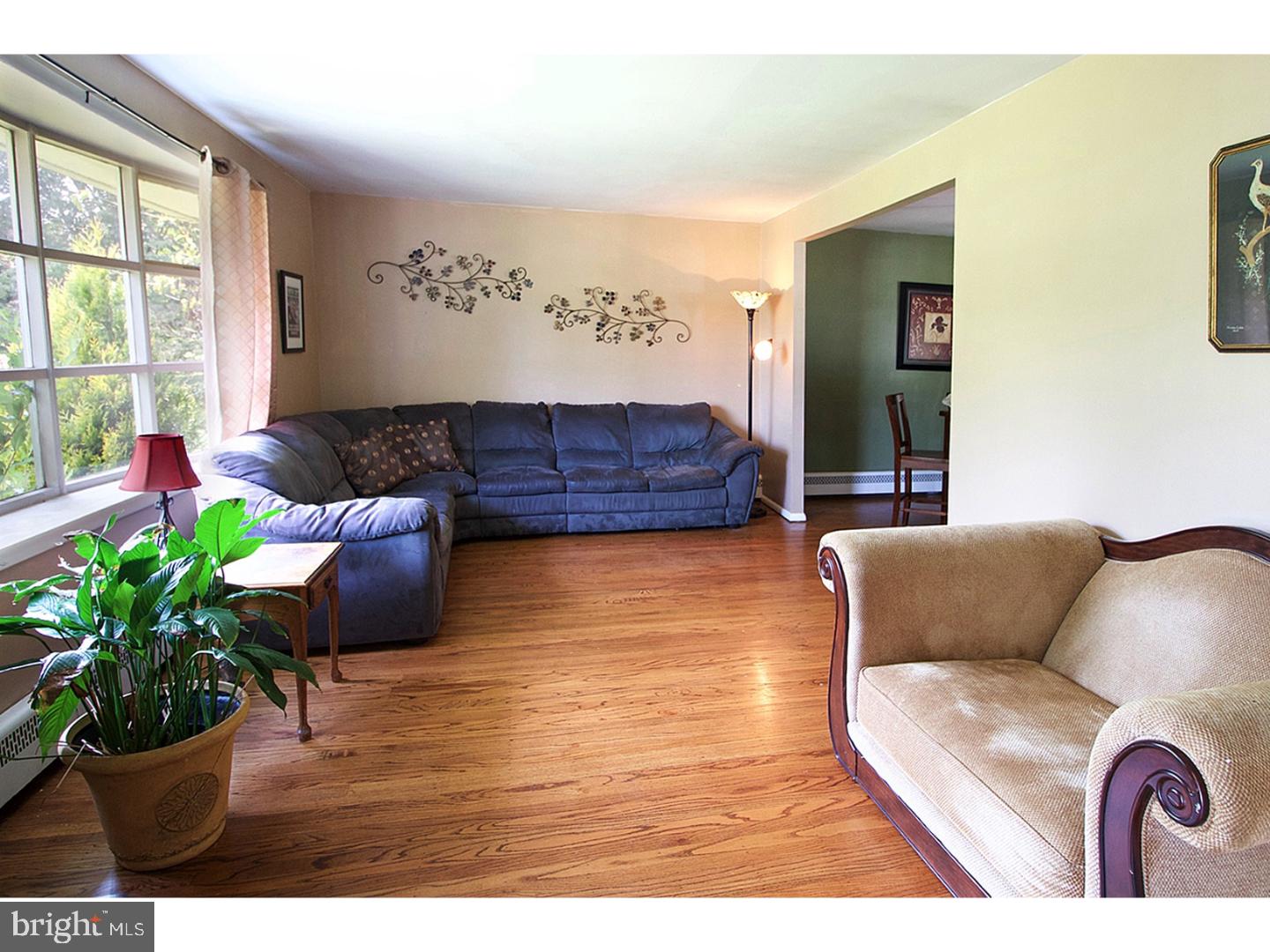 426 Buck Road Holland, PA 18966 - Photo 3 of 17 Living Room