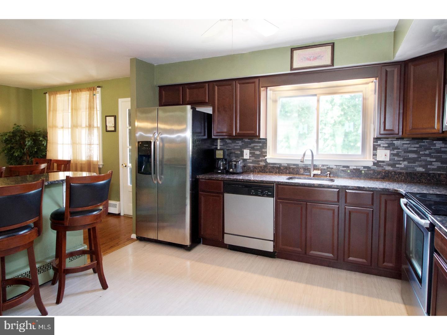 426 Buck Road Holland, PA 18966 - Photo 6 of 17 Kitchen