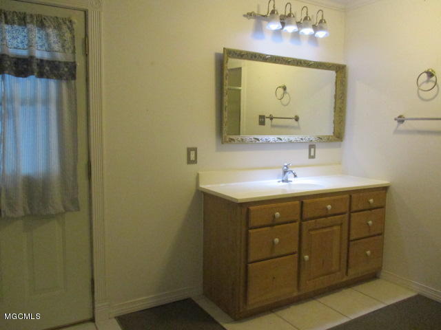 3800 Manchester Road Moss Point, MS 39562 - Photo 13 of 25 Manchester 8-2 033