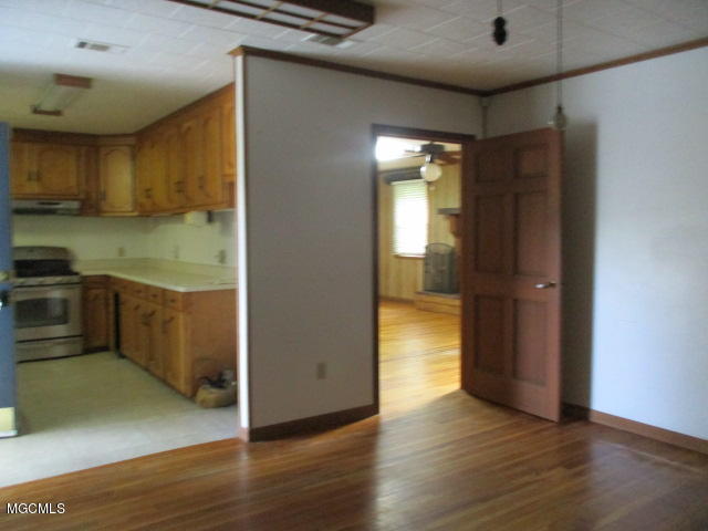3800 Manchester Road Moss Point, MS 39562 - Photo 7 of 25 Manchester 8-2 039