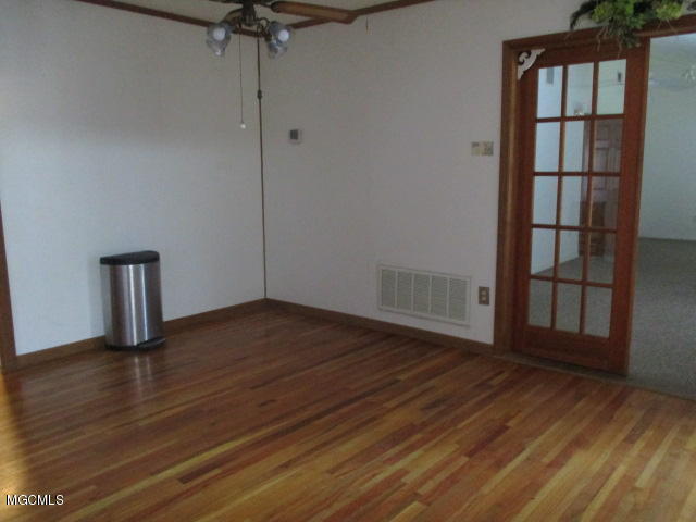 3800 Manchester Road Moss Point, MS 39562 - Photo 9 of 25 Manchester 8-2 030