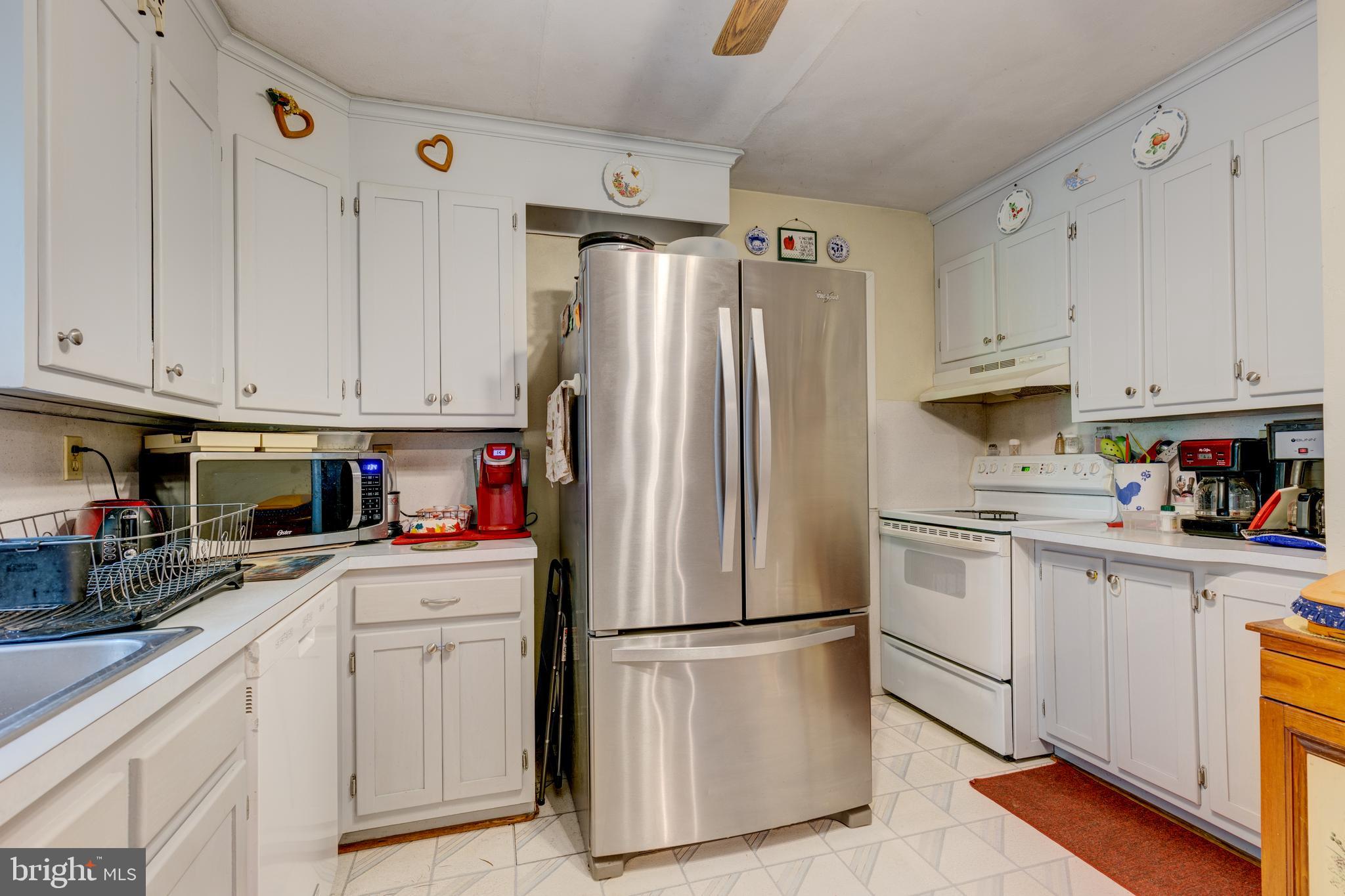 4140 Trump Road Westminster, MD 21158 - Photo 11 of 46 Updated SS refrigerator