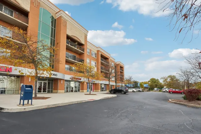 $260,000 | 7050 183rd Street, Unit 302, Tinley Park, IL 60477