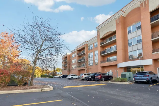 $260,000 | 7050 183rd Street, Unit 302, Tinley Park, IL 60477