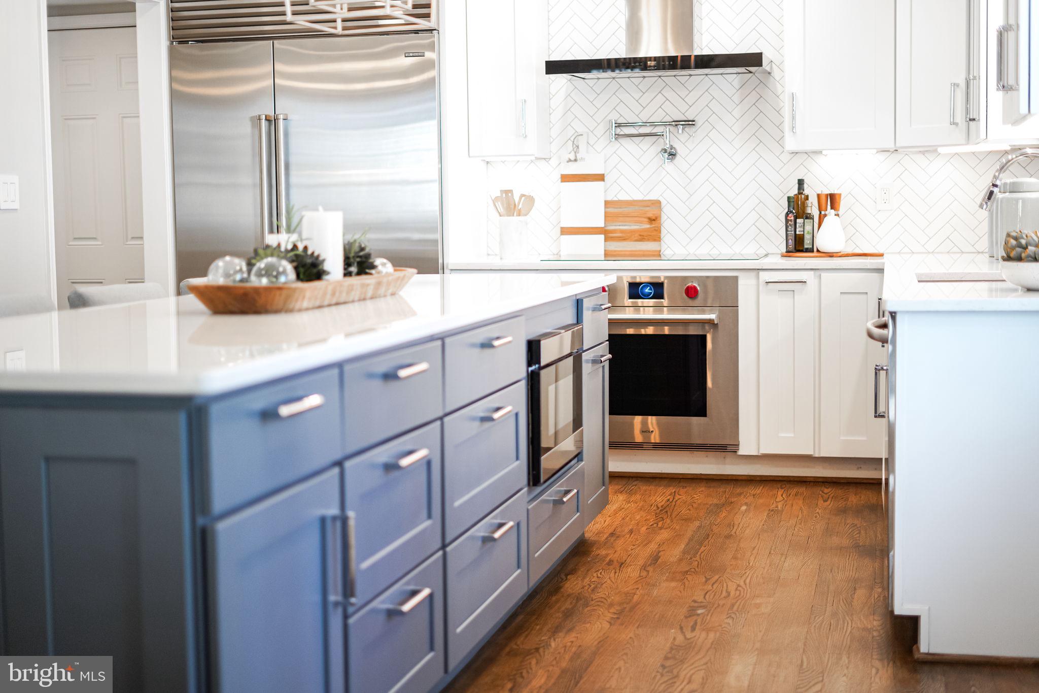 1288 Golden Eagle Drive Reston, VA 20194 - Photo 6 of 77 Top of the line appliances