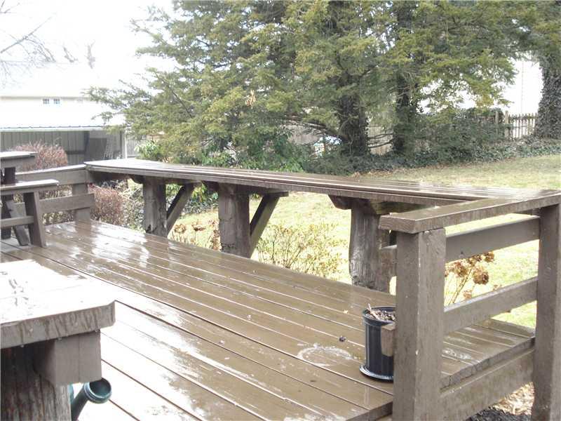 905 Alcoma Street Sharon, PA 16146 - Photo 12 of 13 Patio/Deck.