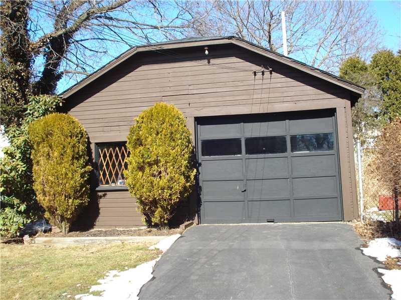 905 Alcoma Street Sharon, PA 16146 - Photo 13 of 13 Parking Lot/Garage. Detached Garage