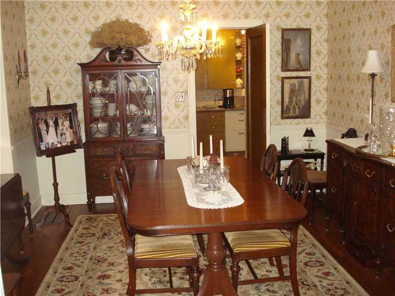 905 Alcoma Street Sharon, PA 16146 - Photo 5 of 13 Dining Room.