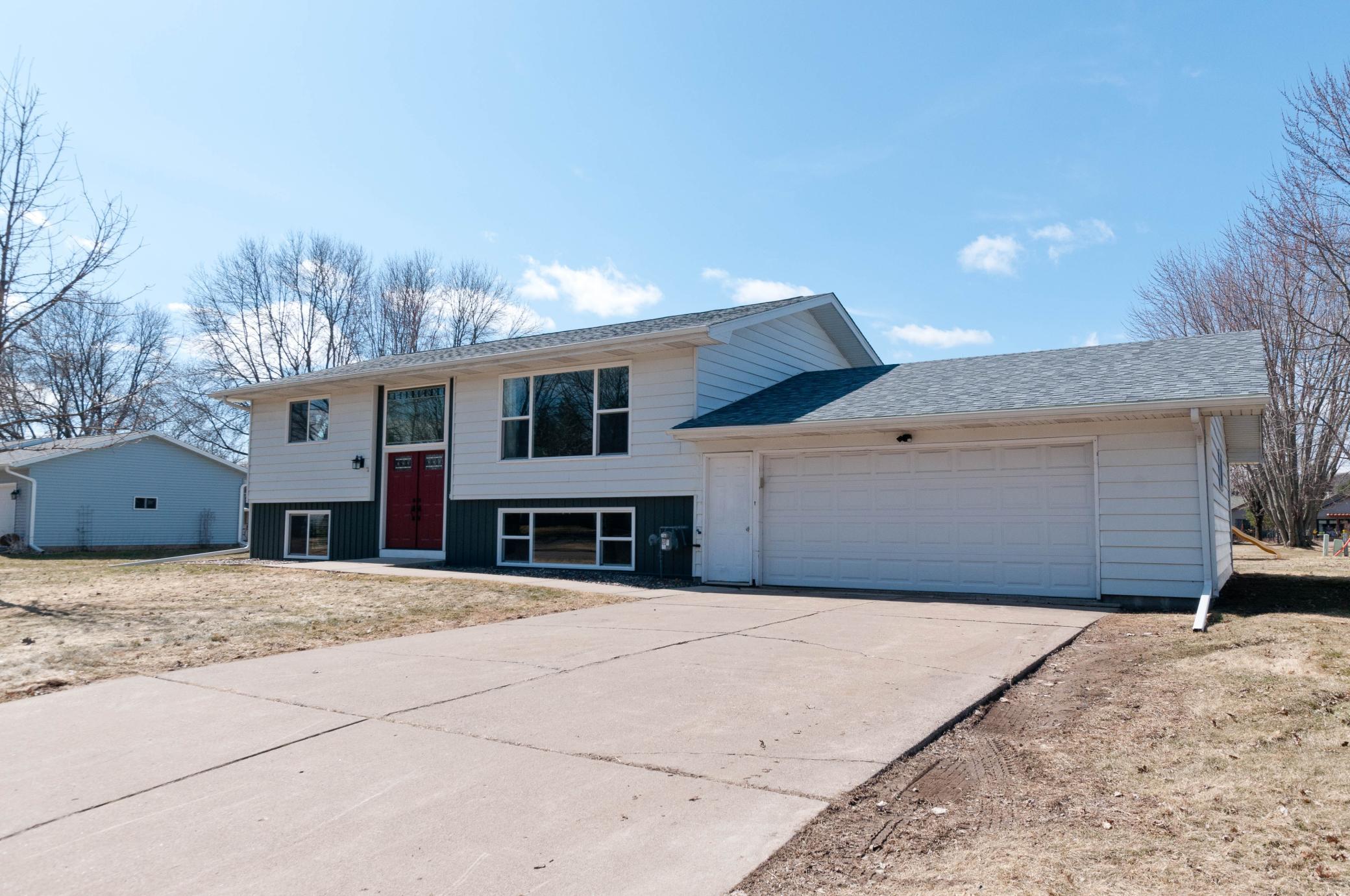 932 Yorkshire Avenue Rice Lake, WI 54868 - Photo 3 of 28