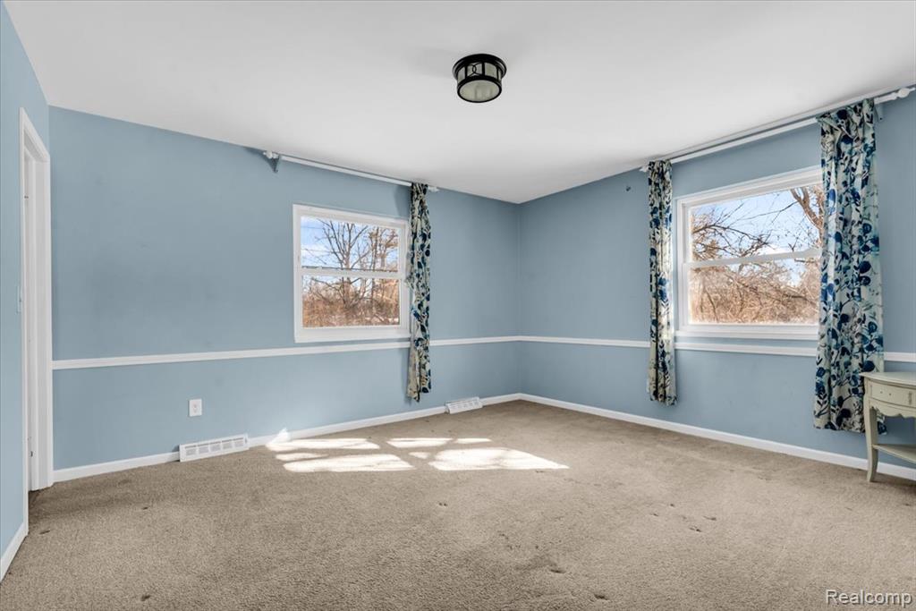 911 South Duck Lake Road Milford, MI 48381 - Photo 27 of 35 Gallery Image 27