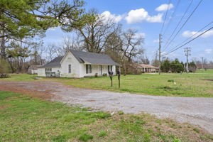 2704 Blackman Road Murfreesboro, TN 37129 - Photo 3 of 11 Gallery Image 3