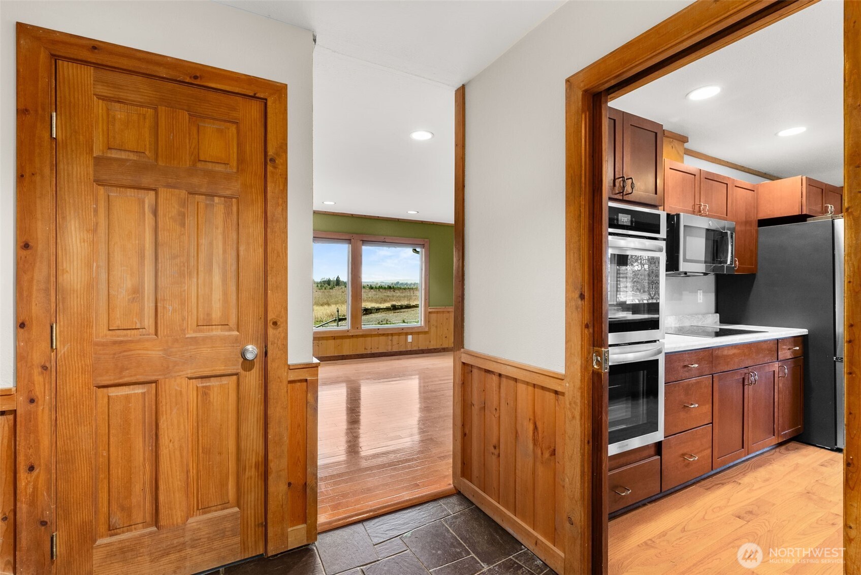 1746 Military Road Centralia, WA 98531 - Photo 6 of 39