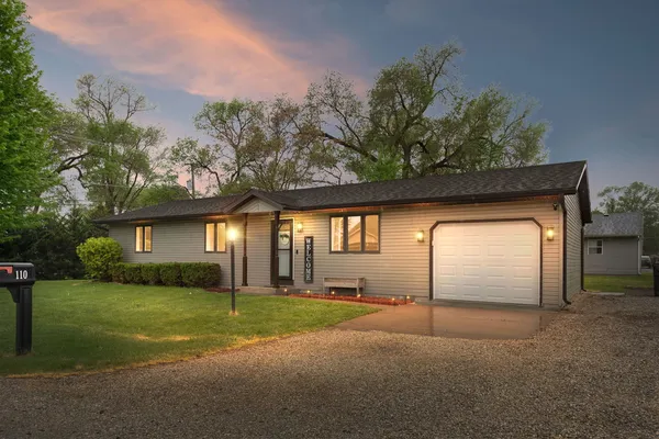 $200,000 | 110 South Elm Avenue, St. Anne, IL 60964