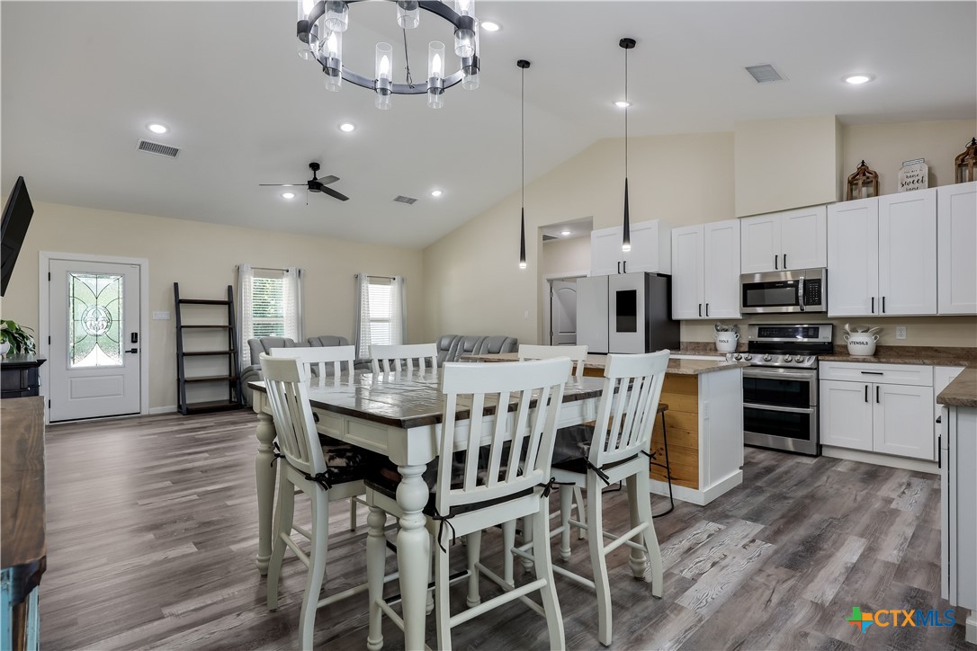 537 Lower Elgin Road Elgin, TX 78621 - Photo 17 of 45