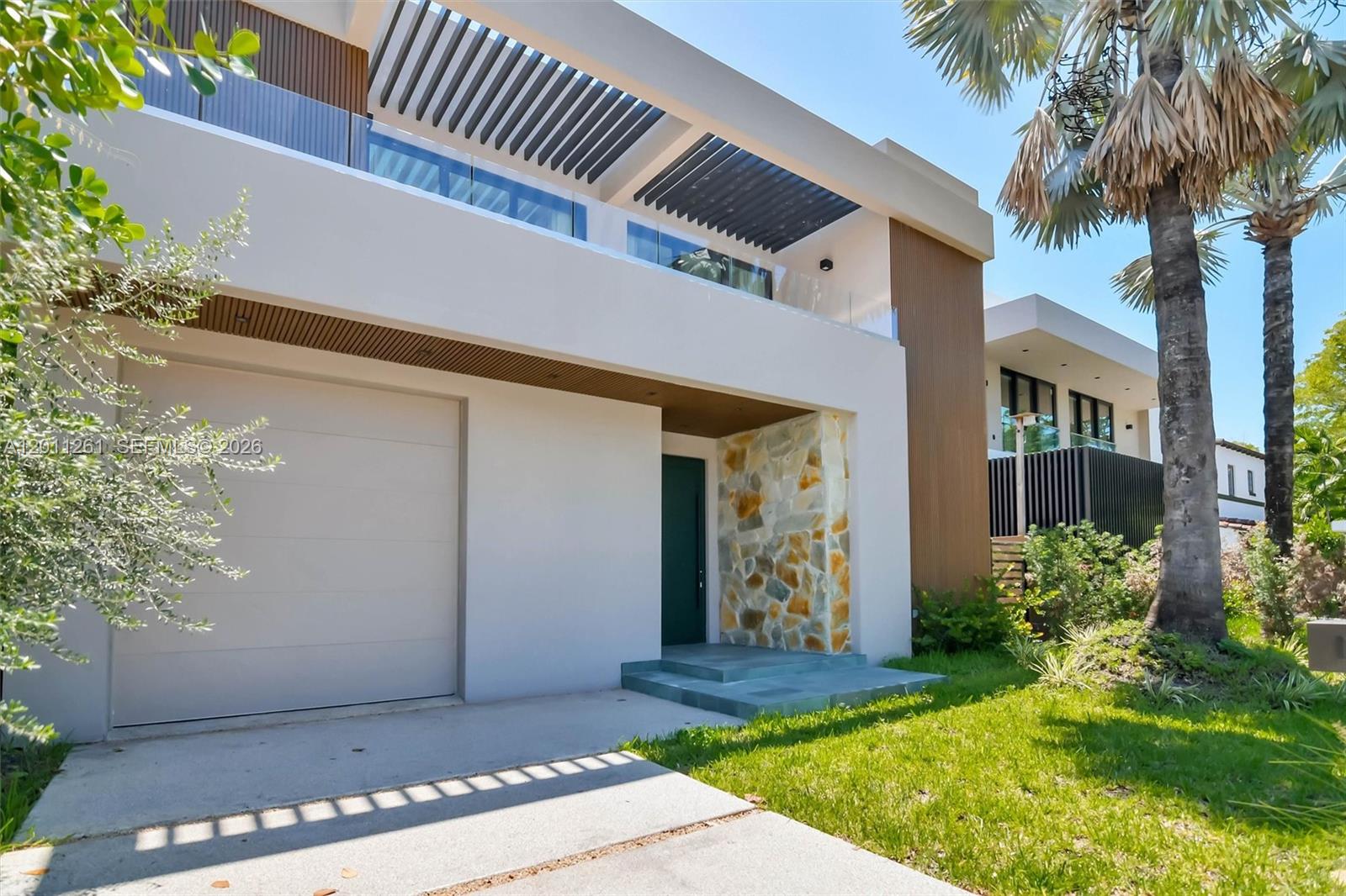 135 Southwest 29th Road Miami, FL 33129 - Photo 3 of 74