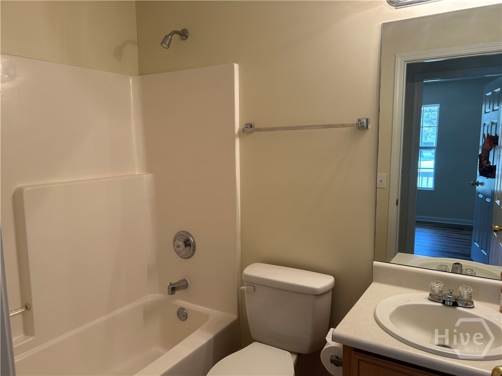 103 Ellis Drive Rincon, GA 31326 - Photo 12 of 15 hall bath