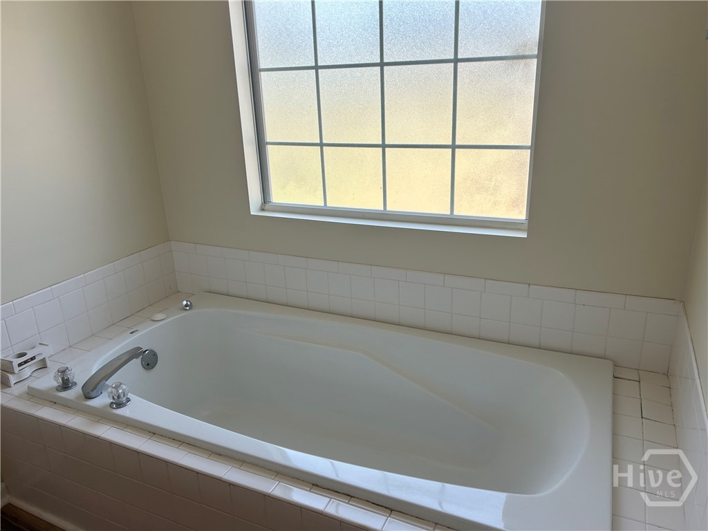 103 Ellis Drive Rincon, GA 31326 - Photo 9 of 15 Master bath