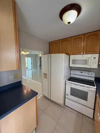 $1,975 | 9911 Sandalfoot Boulevard, Unit 105, Boca Raton, FL 33428