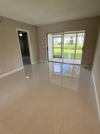 $1,975 | 9911 Sandalfoot Boulevard, Unit 105, Boca Raton, FL 33428