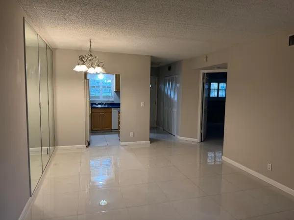 $1,975 | 9911 Sandalfoot Boulevard, Unit 105, Boca Raton, FL 33428