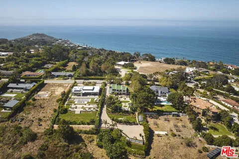 $5,600,000 | 29417 Bluewater Road, Malibu, CA 90265
