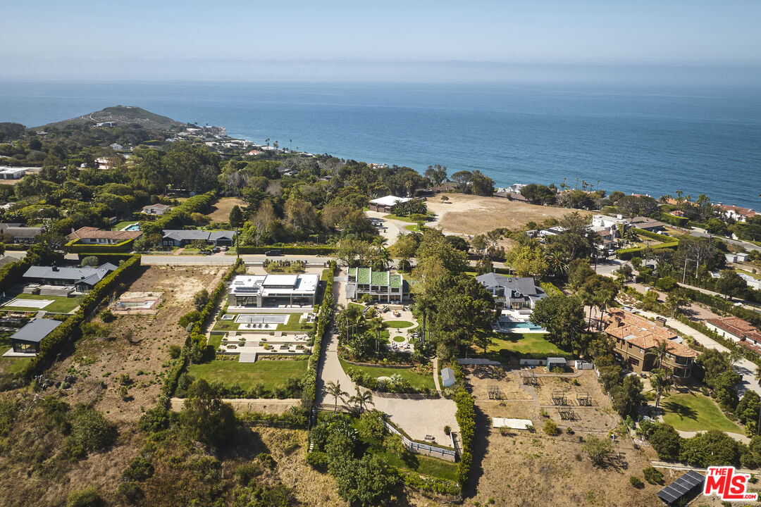 29417 Bluewater Road Malibu, CA 90265 - Photo 32 of 34