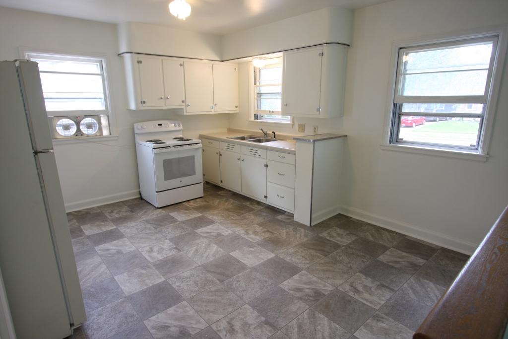 373 Highview Parkway Rhinelander, WI 54501 - Photo 2 of 25 Gallery Image 2