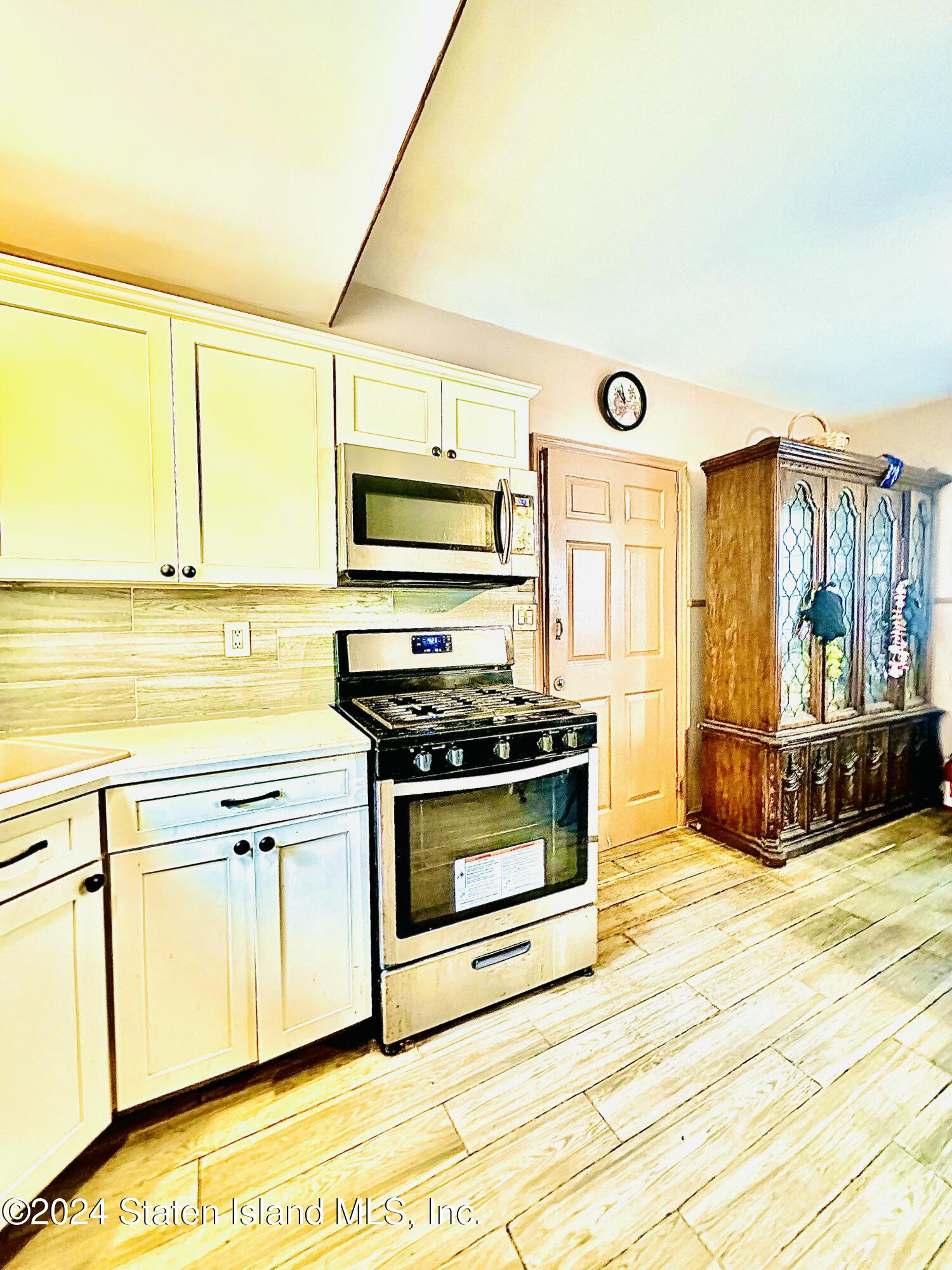 226 Harbor Road Staten Island, NY 10303 - Photo 5 of 20 226 Harbor Road