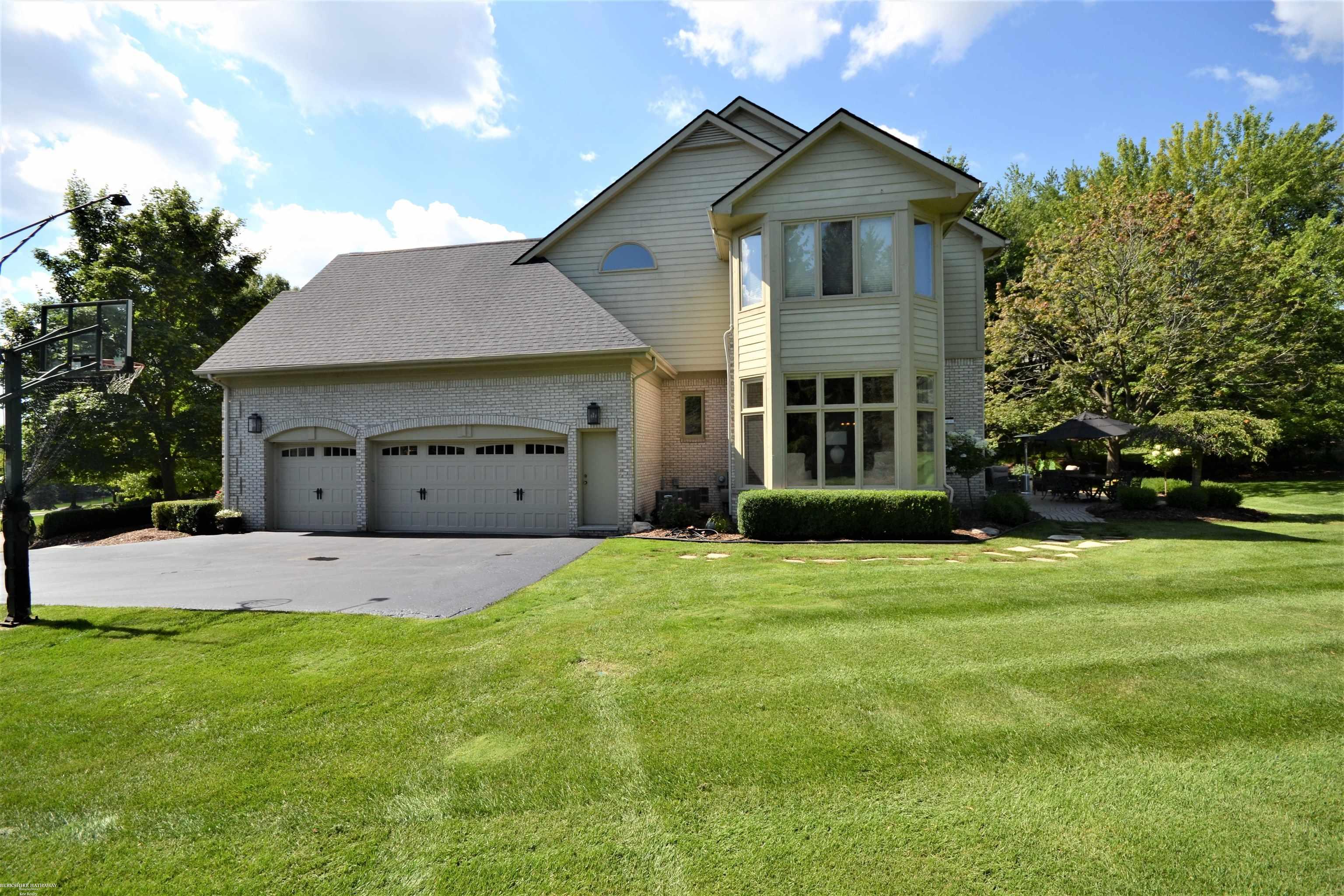 1813 Fox Run Rochester Hills, MI 48306 - Photo 4 of 68