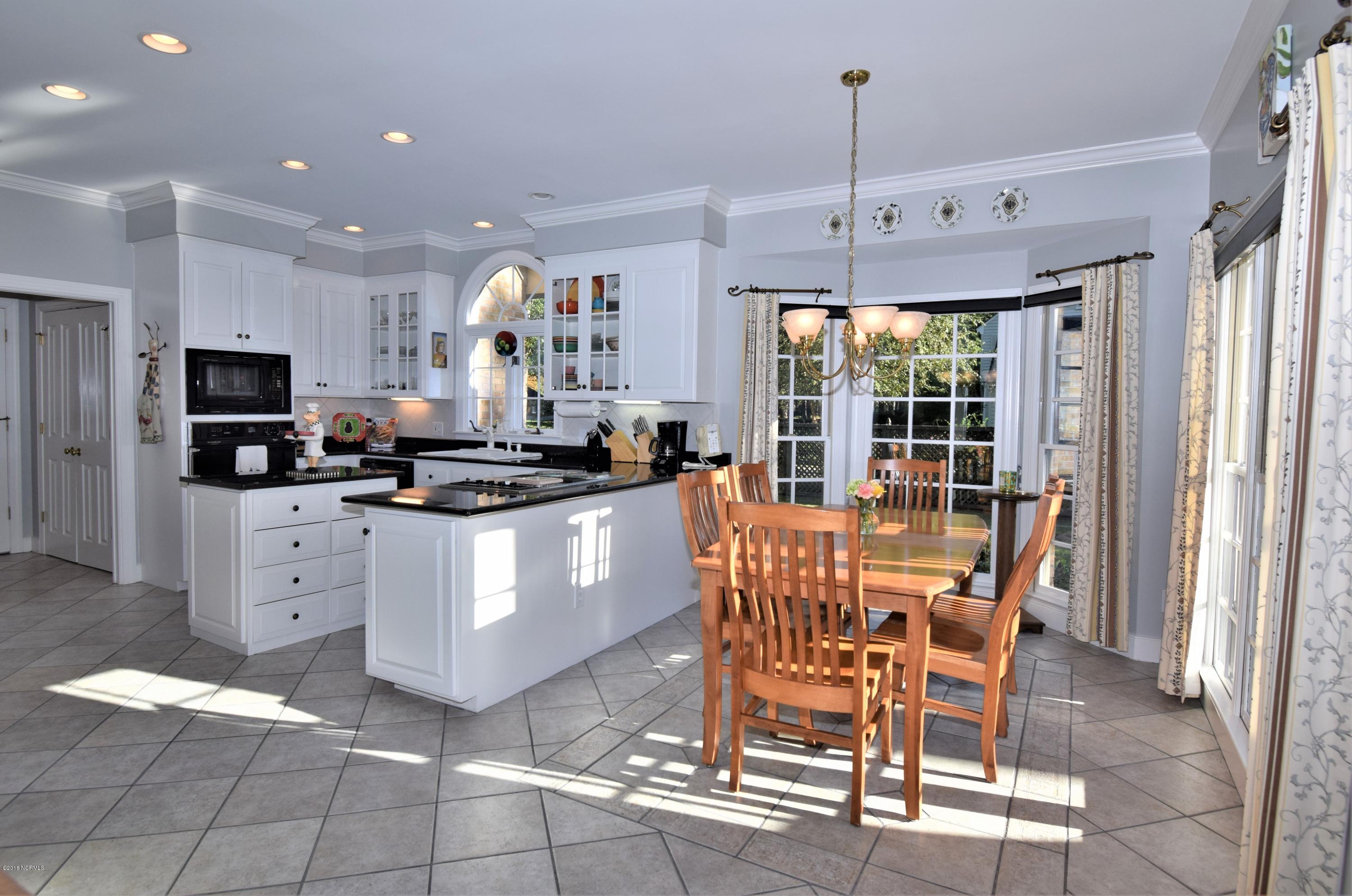 307 Crown Point Road Greenville, NC 27858 - Photo 7 of 27 DSC_2152