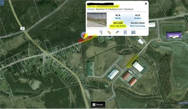 a view of a tennis court