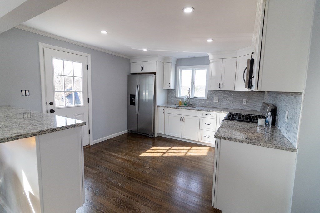 43 Old North Road Hudson, MA 01749 - Photo 9 of 26 Gallery Image 9