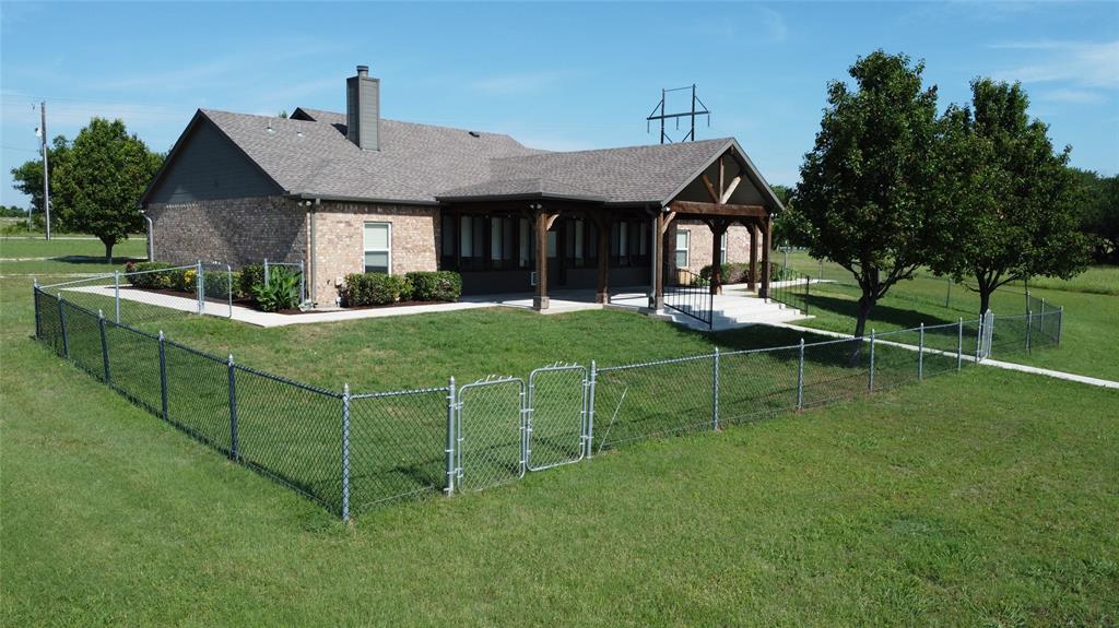 6490 Rector Road Sanger, TX 76266 - Photo 3 of 40