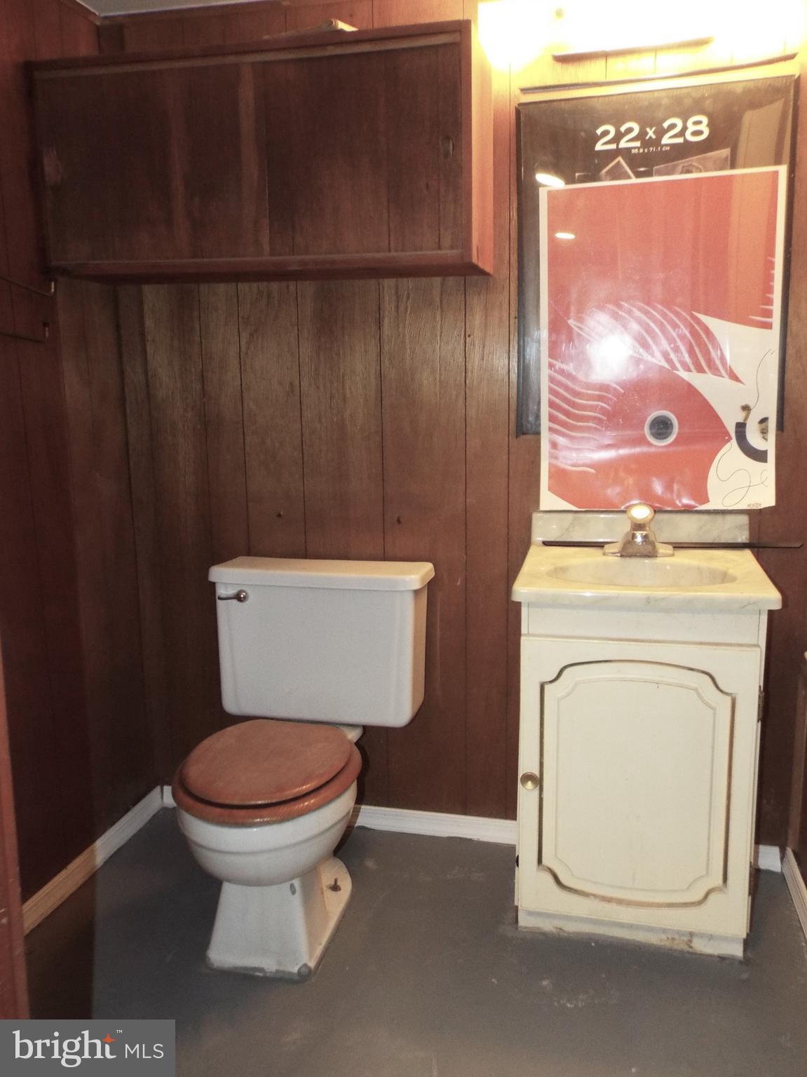 220 Ashby Road Upper Darby, PA 19082 - Photo 20 of 27 Basement full bath