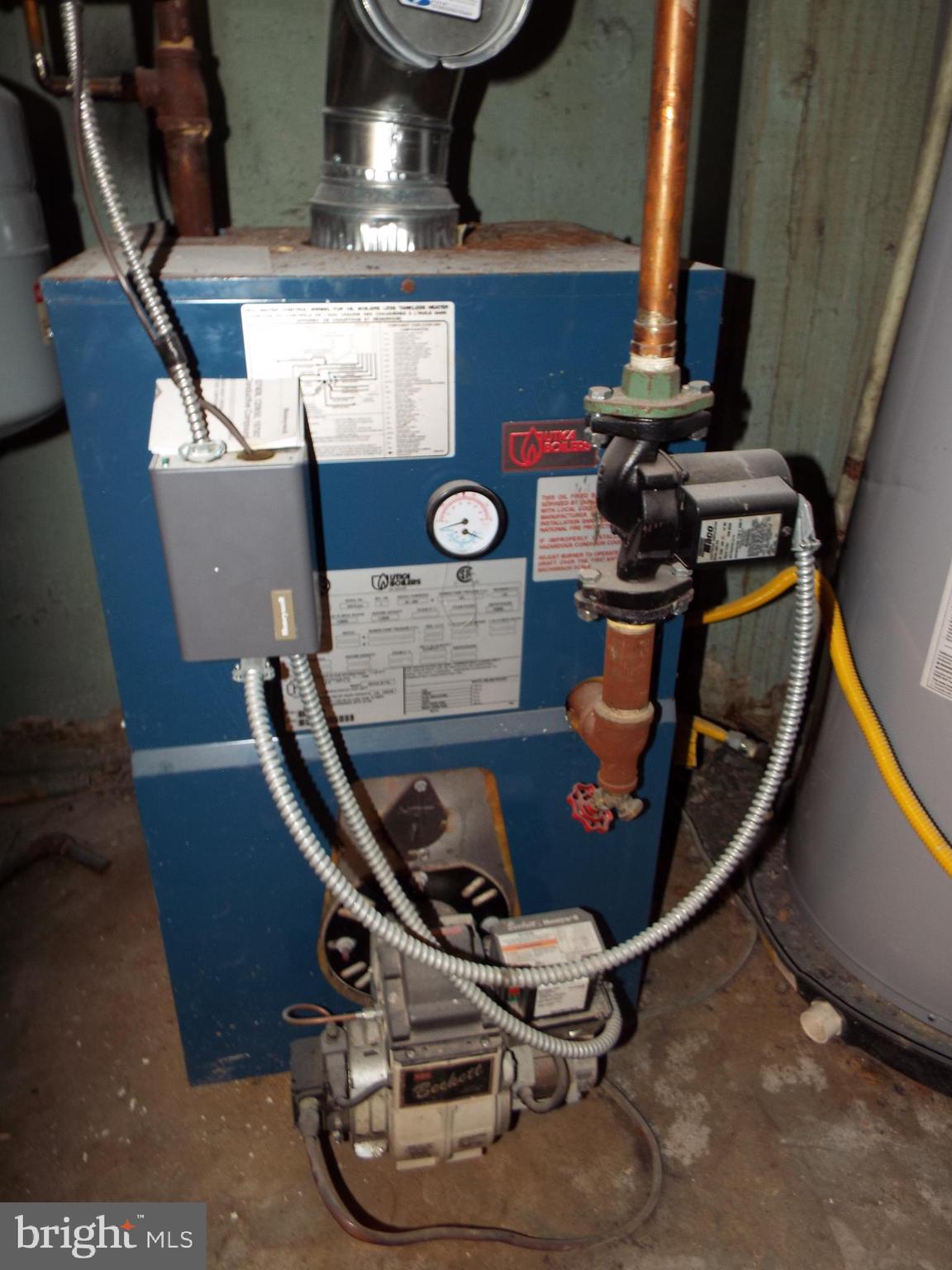 220 Ashby Road Upper Darby, PA 19082 - Photo 25 of 27 Newer furnace