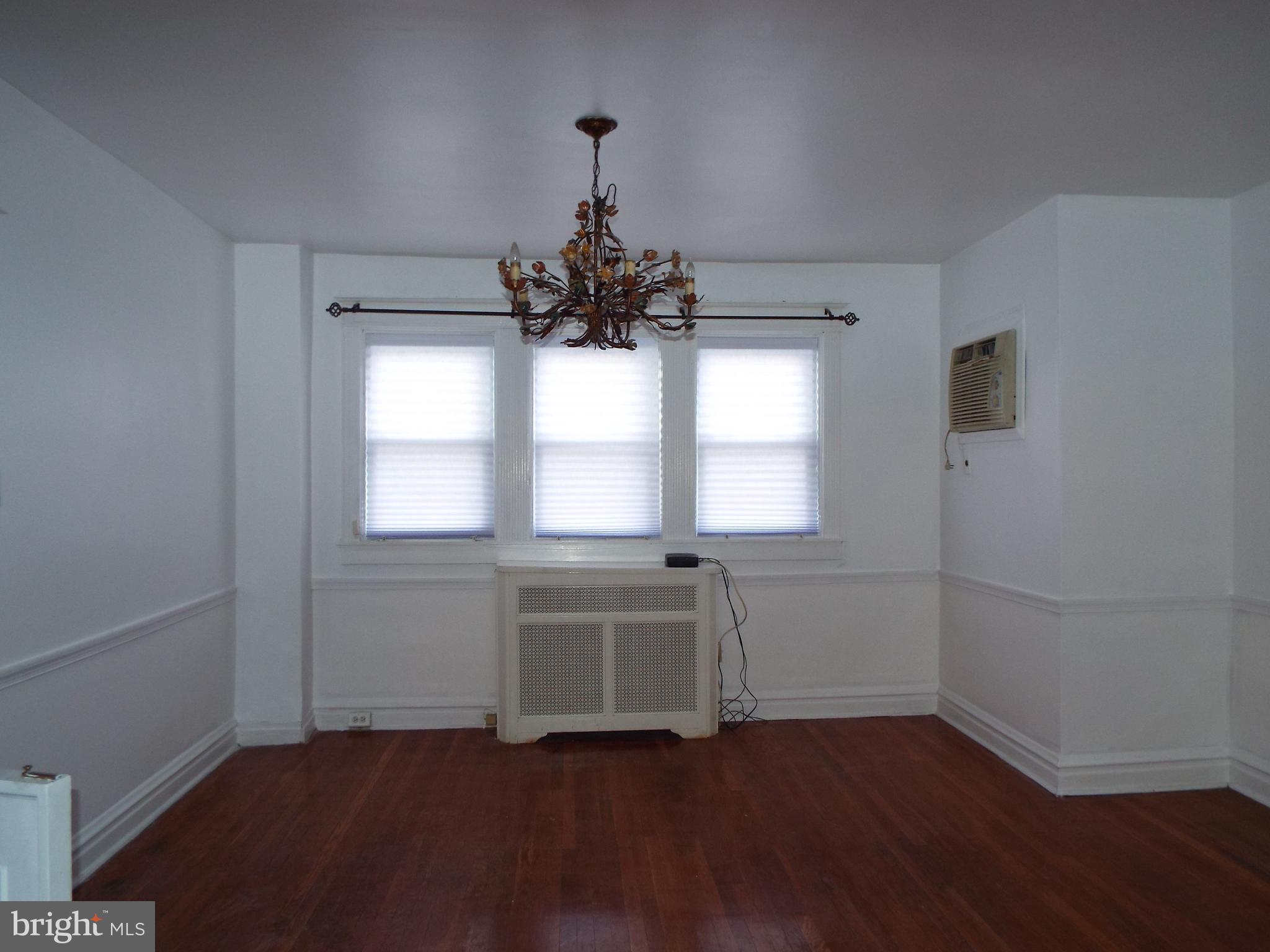 220 Ashby Road Upper Darby, PA 19082 - Photo 4 of 27 Large Dining Rm