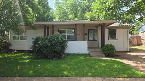 $2,200 | 314 West 16th Street, Irving, TX 75060