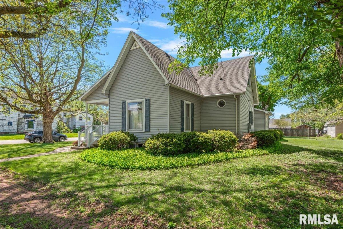 291 South Prospect Street Waverly, IL 62692 - Photo 2 of 42
