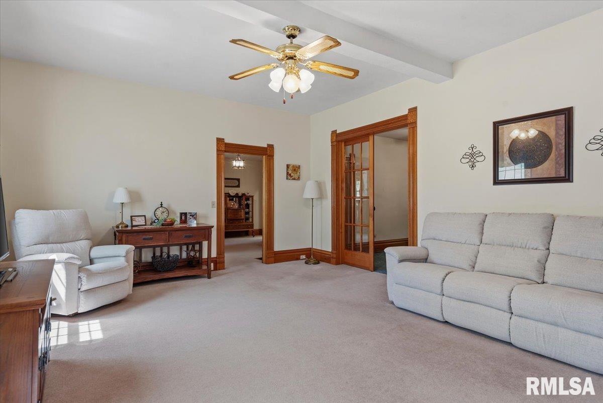 291 South Prospect Street Waverly, IL 62692 - Photo 3 of 42