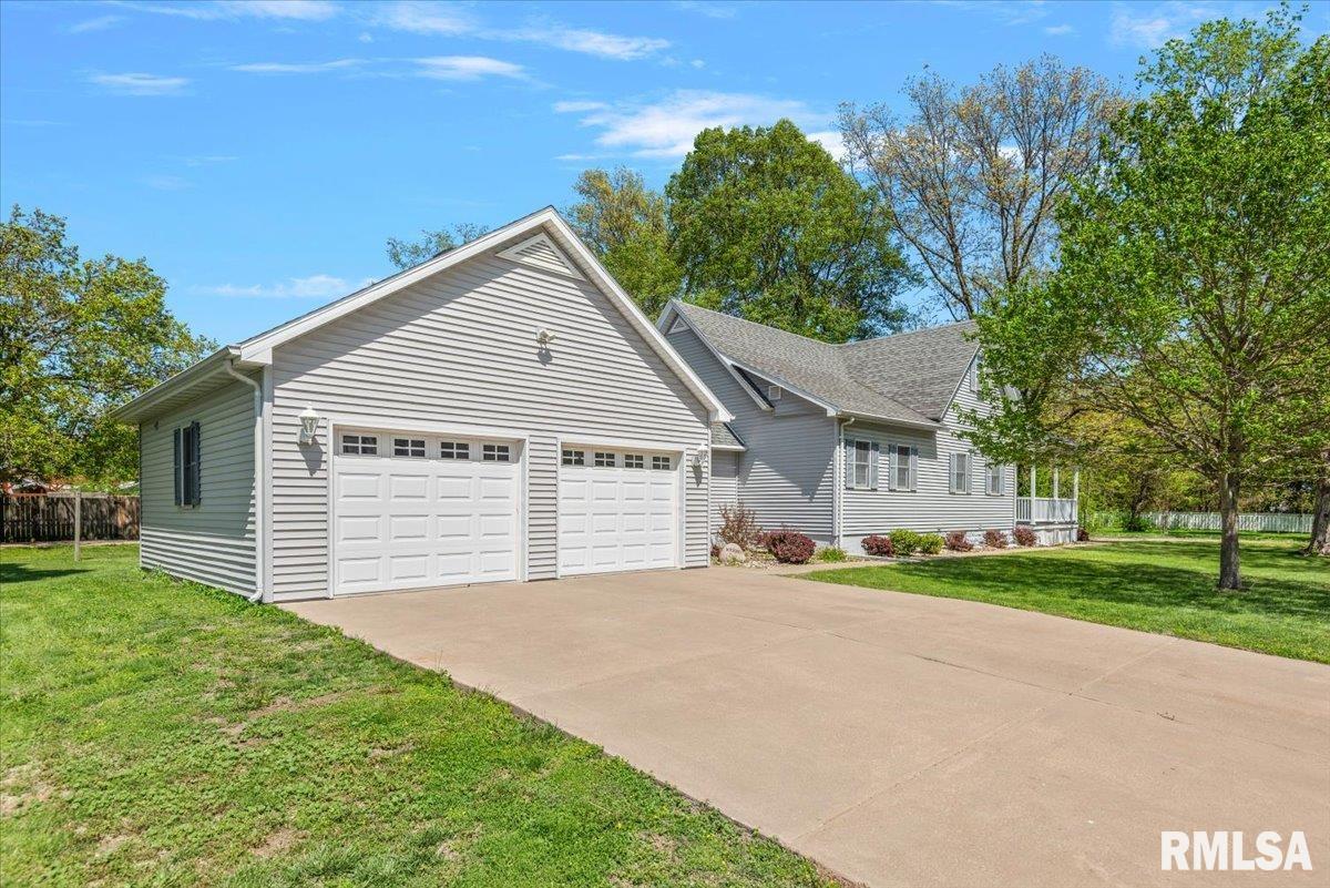 291 South Prospect Street Waverly, IL 62692 - Photo 37 of 42