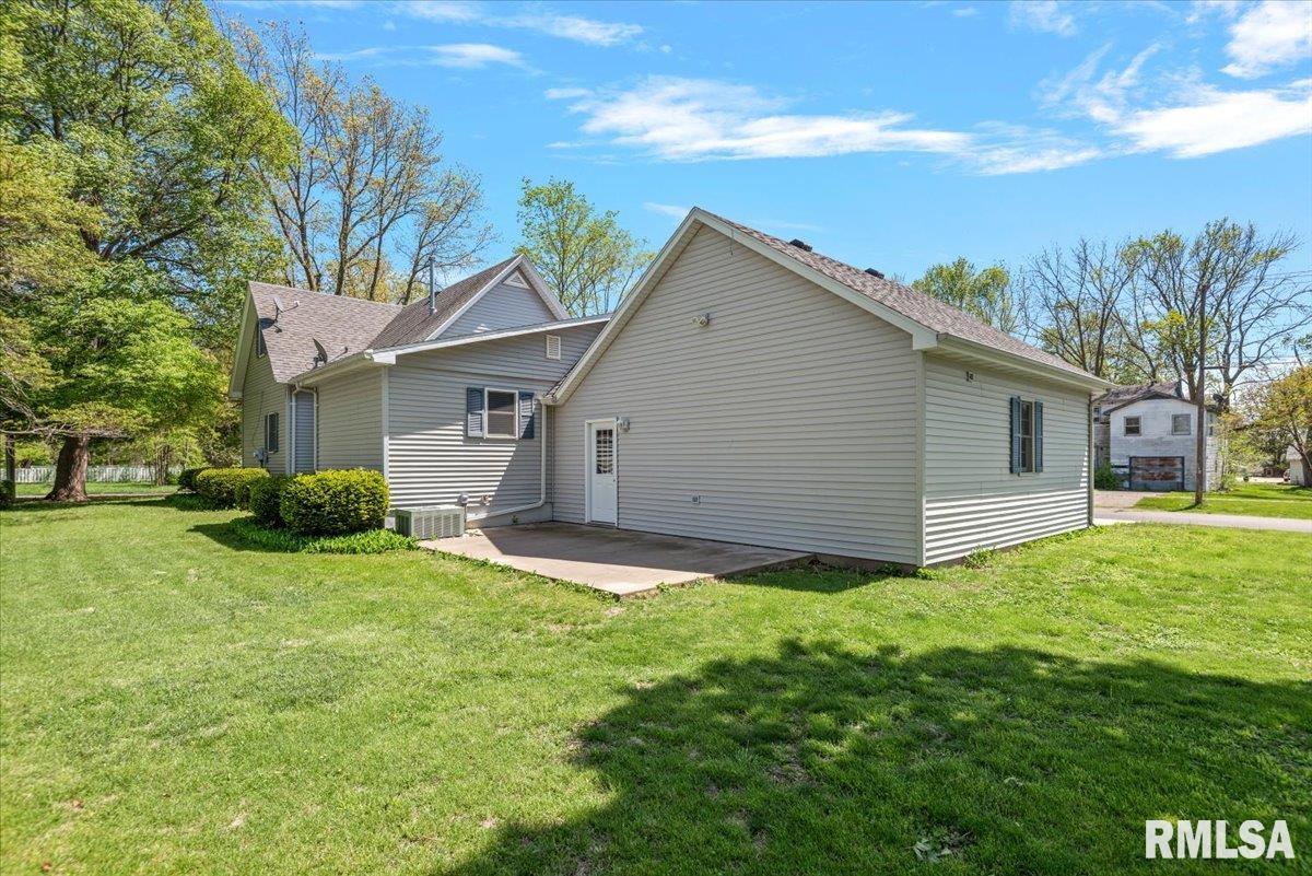 291 South Prospect Street Waverly, IL 62692 - Photo 39 of 42