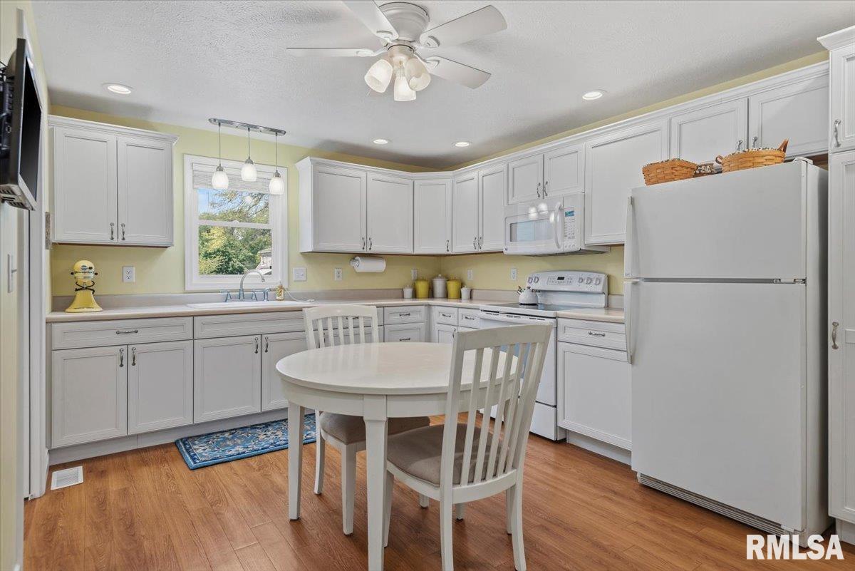 291 South Prospect Street Waverly, IL 62692 - Photo 10 of 42